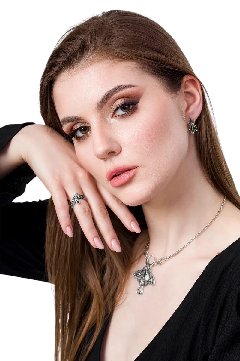 Restyle Poisoned Ivy Ring Emerald Green Gothic Botanical