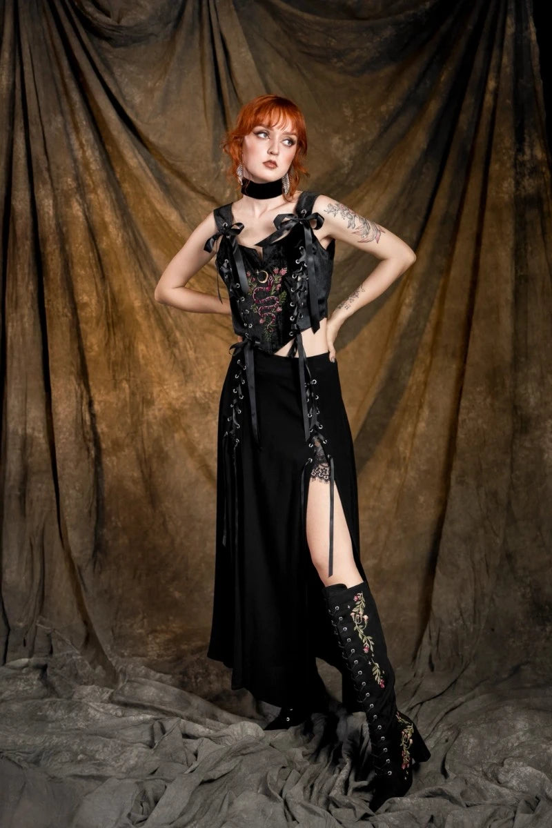 Restyle Rhodanthe Maxi Skirt – Gothic Lace-Up Slit Skirt