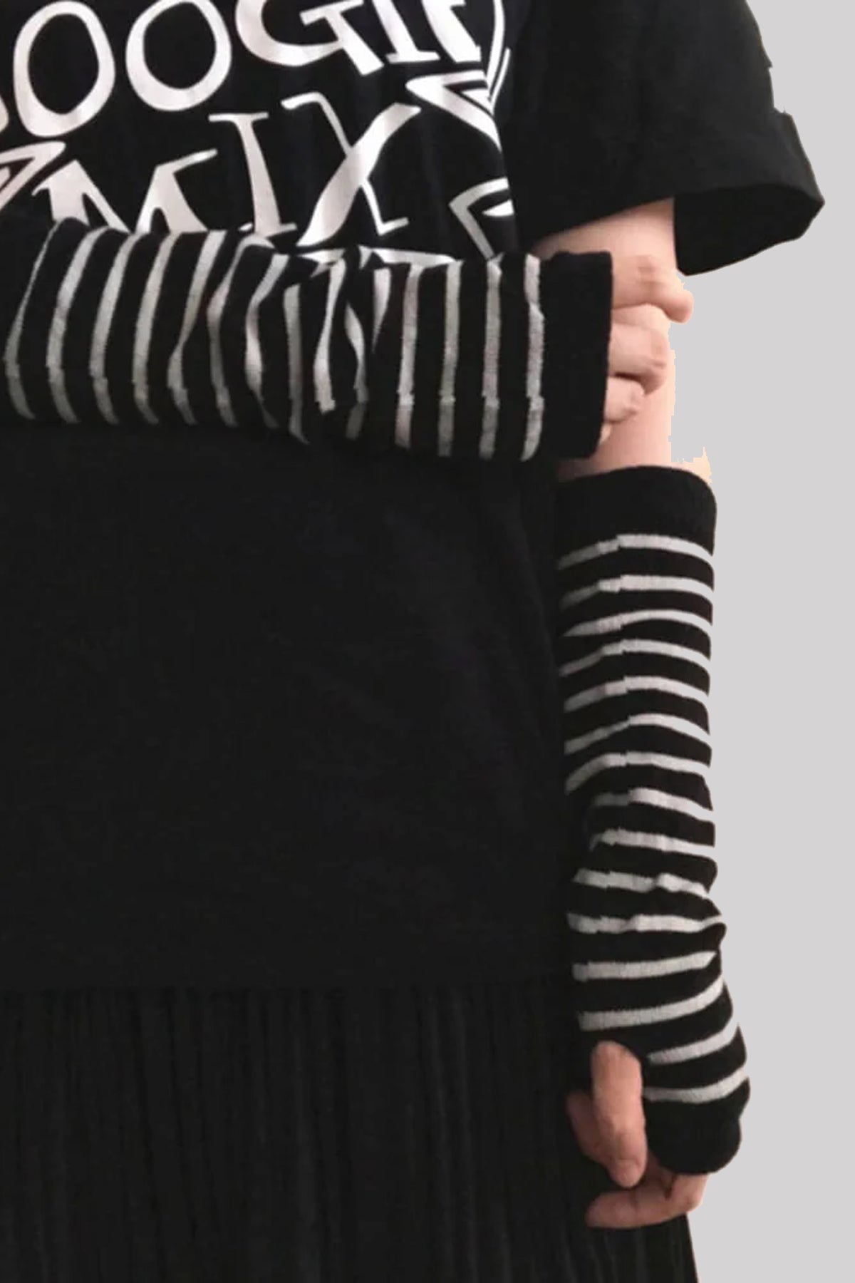 Ro Rox Gothic Striped Fingerless Armwarmers with Thumbhole, Black & Grey