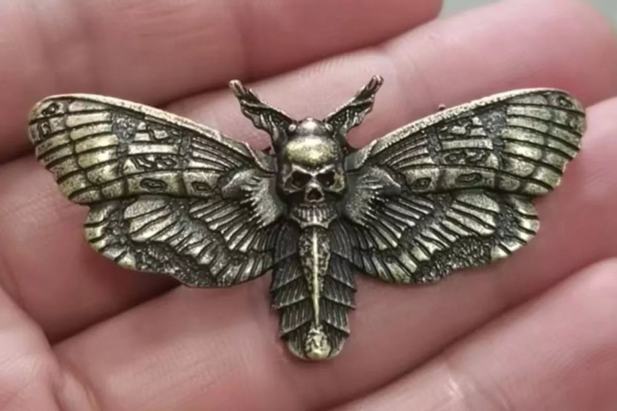 Ro Rox Death Moth Skull Gothic Pin Badge Brooch