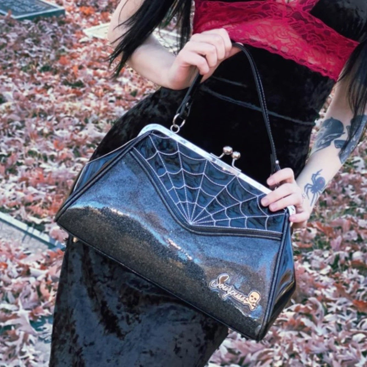 Sourpuss purse top
